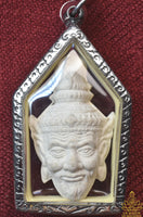 Amulette masque de Lersi en poudre sacrée Mae Takian – Très Vénérable Luang Phor Chuan