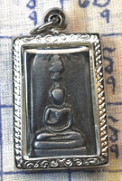 Amulette ancienne Phra Somdej en alliage alchimique mekkapat sombre – Thaïlande, vers 1985 La Magie du Bouddha.