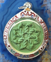 Amulettes Nagas entrelacés - Wat Maniwong. La Magie du Bouddha.