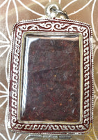 Amulette Phra Somdej en pierres reliques Phratat Deng (Wat Saphan Thai Norasing) La Magie du Bouddha.