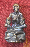 Amulette Prai Nai Bia Lanna Maha Lap en aliage alchimique Nuea Chanuan - Vénérable Kruba Phon du Wat Pu Ho