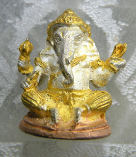 Amulette précieuse de Ganesh - Vénérable Phrakru Silimonghön et Très Vénérable Pothan Klai Wajasit. La Magie du Bouddha.