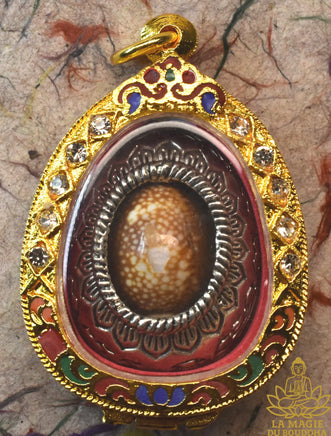 Amulette protectrice Bia Gae Roon Patithan Plik Shivit - Très Vénérable Luang Phor Mahasilla du Wat Po Sri Saat La Magie du Bouddha.