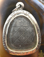 Amulette protectrice Phra Pidta noir avec Takut – Wat Pradoo Chimplee (Bangkok) La Magie du Bouddha.