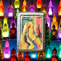 Amulette Salika-Kru multicolore bénie par Phra Kruba Krissana. La Magie du Bouddha.