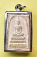 Amulette Phra Somdej aux reliques de Luang Phor Sud consacrée par Phra Ajarn Payon en 1990 La Magie du Bouddha.
