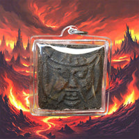 Amulette du roi Yama en pâte Cintamani – Très Vénérable Luang Phor Djua La Magie du Bouddha.