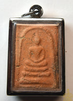 Amulette Phra Somdej ancienne en terre cuite rouge – Région d’Ayutthaya