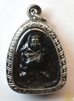 Amulette noire du Bouddha de fortune Phra Sanghajai – Luang Phor Djoy Jantasuwanno du Wat Sri-Uthumhön