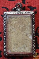 Amulette ancienne aux six Bouddhas avec pierres-reliques Phratat