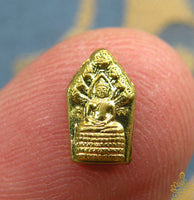 Amulette miniature Phra Naphok dorée - Très Vénérable LP Koon Parisutho.