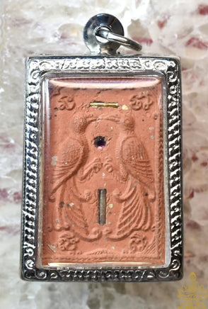 Amulette Salika Kru rouge bénie par Luang Phor Foo (Wat Bang Samak, 2006) La Magie du Bouddha.