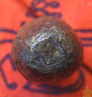 Grosse perle Look Sakot ancienne – Lignée du Très Vénérable Luang Phor Boon La Magie du Bouddha.