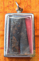 Amulette Takut triple en cuivre avec photo sacrée du Vénérable Ajarn Aod Wat Sai Mai La Magie du Bouddha.