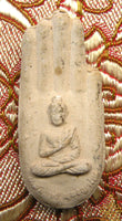 Collection de reliques sarira, chapelet et image du Bouddha.