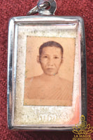 Amulette Phra Somdej aux reliques de Luang Phor Sud consacrée par Phra Ajarn Payon en 1990 La Magie du Bouddha.