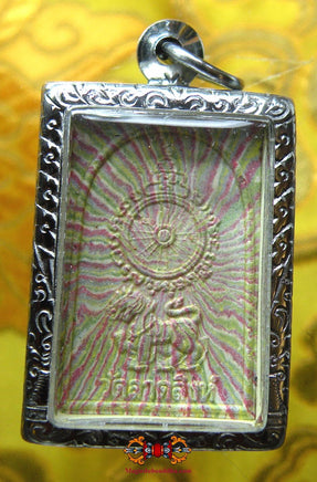 Belle amulette multicolore du Bouddha noir Luang Phor Dam - Wat Lat Sing. – Image d'Amulette Bouddhiste | Amulette Magique