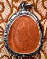 🛡️ Amulette protectrice Phra Pidta Udomsap (Roon Modnee) – Wat Werurachin La Magie du Bouddha.