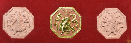 Coffret de 9 Amulettes de Phra Khunpen et Guan Yu - Wat Palilaï Worawihan. La Magie du Bouddha.