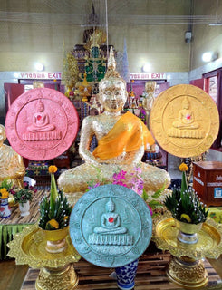 Collection de trois amulettes Phra Pikanet / Luang Phor Pak Deng - Wat Phra Mani. La Magie du Bouddha.