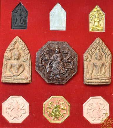 Coffret de 9 Amulettes de Phra Khunpen et Guan Yu - Wat Palilaï Worawihan. La Magie du Bouddha.