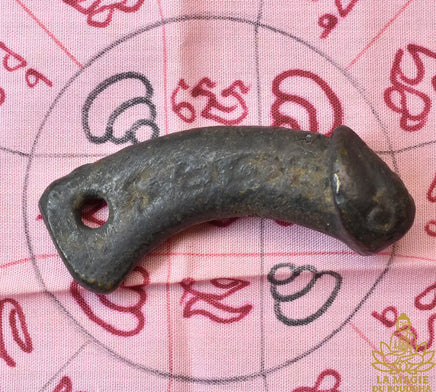 Rare Palat Kick ancien en fer – Amulette phallique thaïlandaise de fertilité, protection et puissance La Magie du Bouddha.