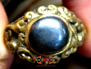 Bagues de pouvoir avec cabochon alchimique - Wat Hua Khao (temple du Très Vénérable LP Im). La Magie du Bouddha.