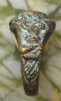 Bague ancienne de temple Wen Phi Rod – Phra Pidta protecteur – Cabochon manquant La Magie du Bouddha.