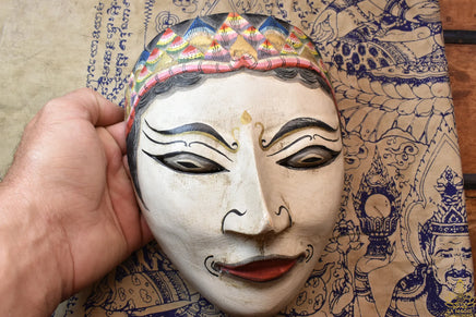 🪷 Masque de danse ancien en bois sculpté – Bali La Magie du Bouddha.
