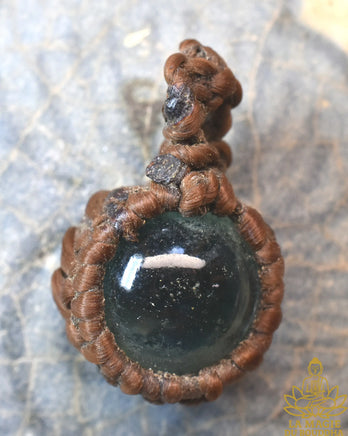 Rare bille sacrée Look Geow consacrée par le très vénérable Luang Phor Lersi Lingdam du Wat Thasung La Magie du Bouddha.