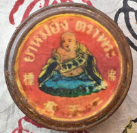 🛕 Phra Ngang ancien dissimulé dans une boîte de baume médicinal (reliquaire occulte) La Magie du Bouddha.