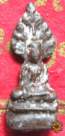 Petit Bouddha Thaï ancien en plomb.