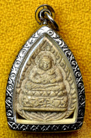 Amulette Phra Sanghajai bénie en 1995 par le Très Vénérable Luang Phor Koon Parisutho – Wat Banrai