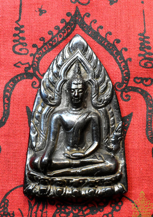 Tablette votive Alchimique Phra Buddha Chinaraj – Lignée du Wat Huay Jorakey La Magie du Bouddha.