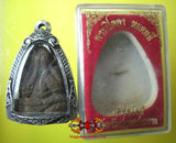 Précieuse amulette Phra Pidta Modhnee en cintranami - Wat Chong Lom.