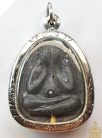 Amulette protectrice Phra Pidta noir avec Takut – Wat Pradoo Chimplee (Bangkok) La Magie du Bouddha.