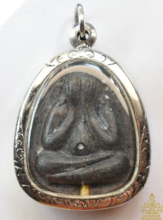 Amulette protectrice Phra Pidta noir avec Takut – Wat Pradoo Chimplee (Bangkok) La Magie du Bouddha.