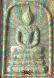 Amulette thai du Bouddha Phra Somdej multicolore.