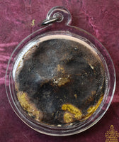 Ancient Phra Khunpen amulet in yellow ceramic – Luang Phor An (Wat Phra Yathi, Ayutthaya)