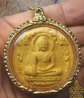 Grande amulette du Bouddha historique – Roue du Dharma Dharmachakra – Wat Phra Mahathat Woramahawihan La Magie du Bouddha.