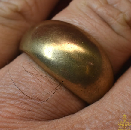 Bague sacrée Plok Meed – Rituel Khao Or 2545 (2002) La Magie du Bouddha.