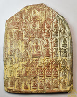 Tablette votive ancienne aux 54 Bouddhas – Nakhon Pathom (près du Phra Pathom Chedi)