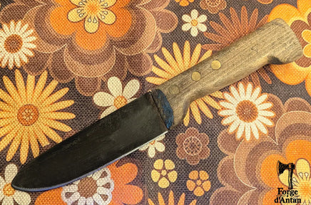 Couteau ancien de boucher à manche en bois – Années 1950–1960 La Magie du Bouddha.