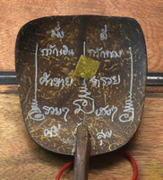 Cuillère magique Tapphi Riak Sap bénie au Wat Ratchanada (Bangkok) La Magie du Bouddha.