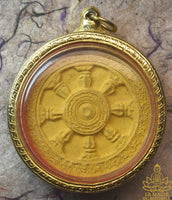 Grande amulette du Bouddha historique – Roue du Dharma Dharmachakra – Wat Phra Mahathat Woramahawihan La Magie du Bouddha.