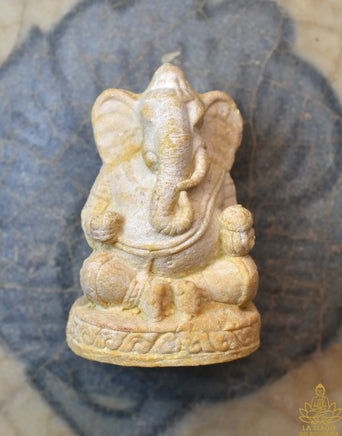 Amulette Phra Pikanet – Luang Phor Kambo – Wat Kut Chompoo (2012) La Magie du Bouddha.