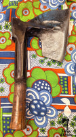 Doloire de charpentier ancienne forgée – Première moitié du XIXe siècle La Magie du Bouddha.