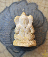 Amulette Phra Pikanet – Luang Phor Kambo – Wat Kut Chompoo (2012) La Magie du Bouddha.