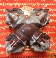 Double Dorje Vajra taillé dans une pierre sacrée Shiva Lingam La Magie du Bouddha.