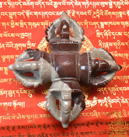Double Dorje Vajra taillé dans une pierre sacrée Shiva Lingam La Magie du Bouddha.